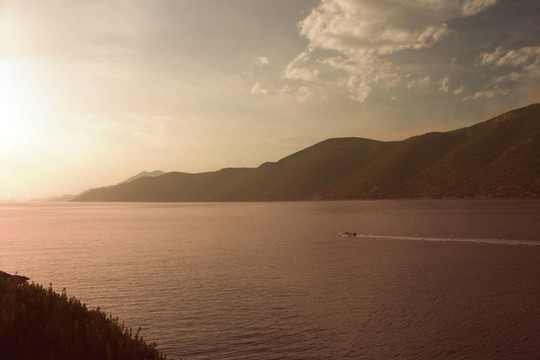 希臘海岸；日落