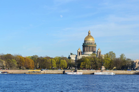 圣彼得堡的圣艾萨克大教堂；