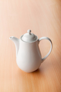 木桌上的茶