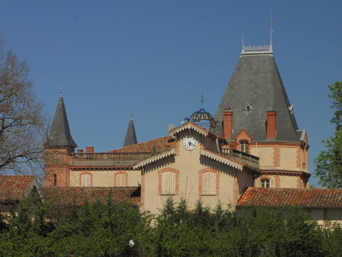 quintarets城堡；充電器