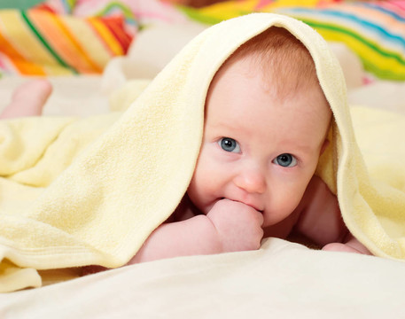 四個月的嬰兒