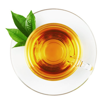 一杯有茶和綠葉的杯子