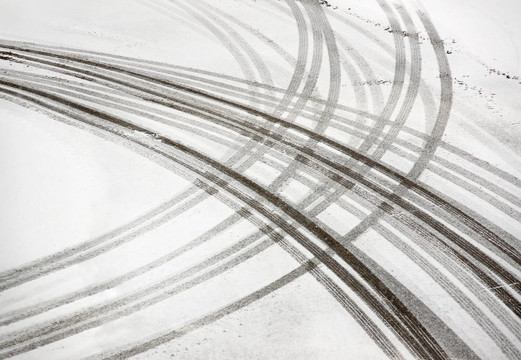 雪地里的鐵軌