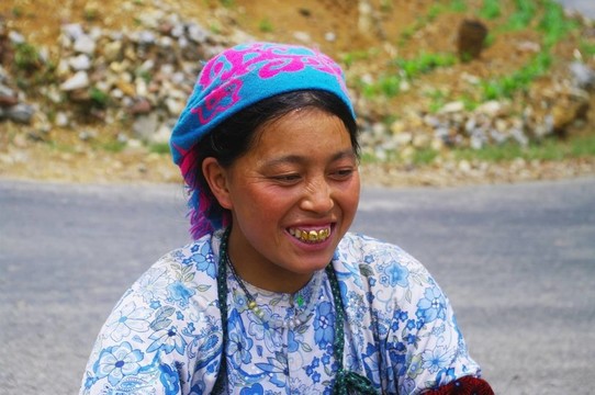 白苗族婦女在午餐
