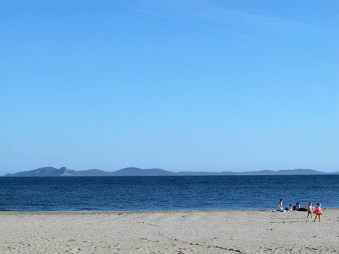 空蕩蕩的海灘