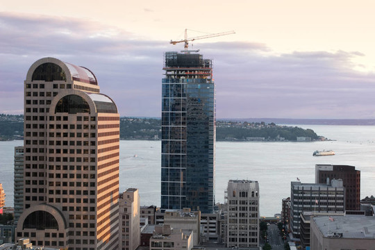日落Elliott Bay