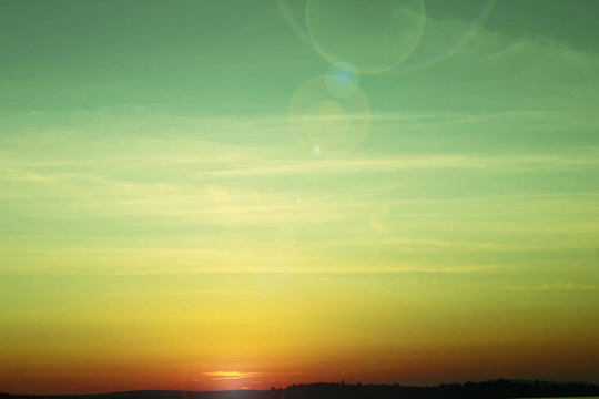 夏日的夕陽