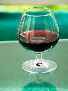 含酒精飲料的玻璃