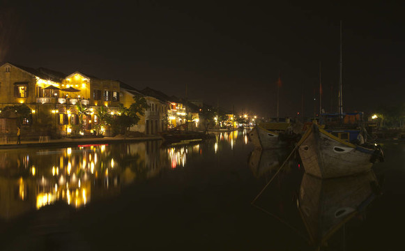 會(huì)安的夜晚