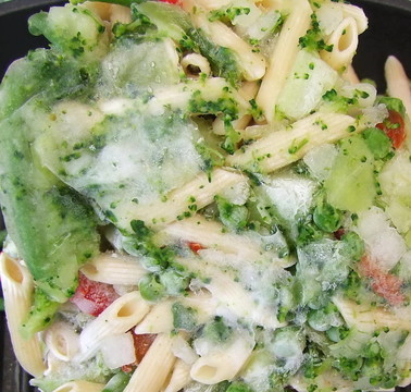 冷凍混合蔬菜和意大利面食