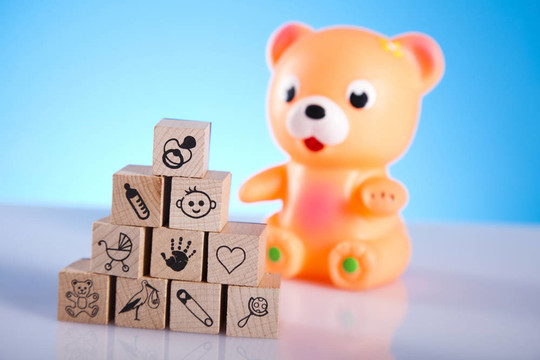 五顏六色的兒童玩具