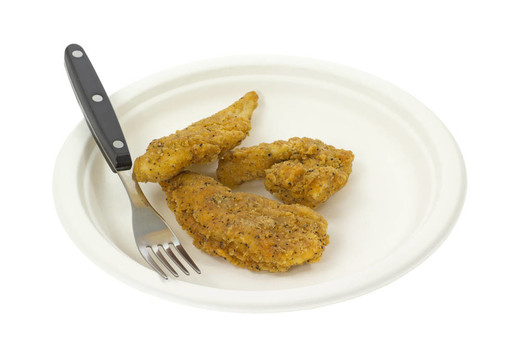 胡椒調(diào)味雞肉片與叉子