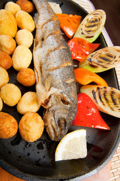 烤鱒魚，日本料理