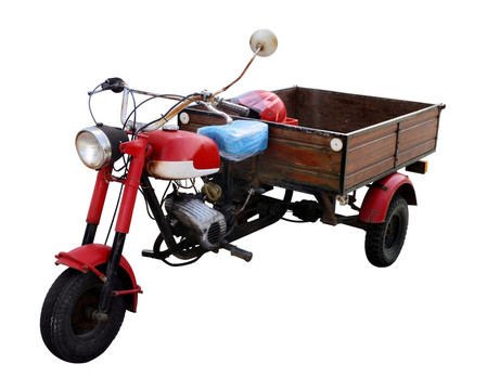 破舊的三輪車