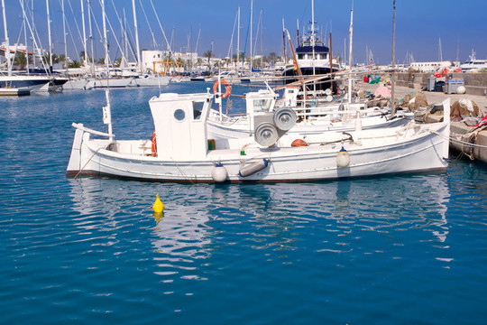 福門特拉島傳統(tǒng)llaut fisherboats
