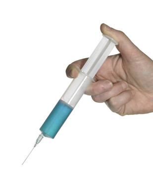 手和注射器