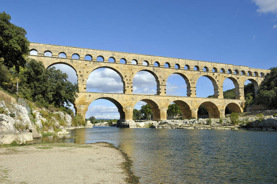 羅馬水渠Pont du Gard；法國。