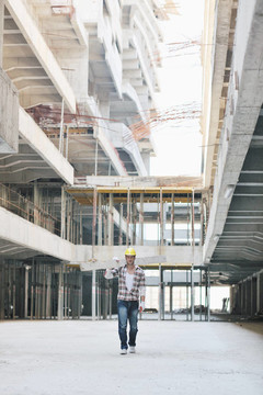 建筑工地上的工人