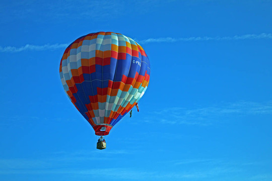 紅色、白色和藍(lán)色的條紋balloon3
