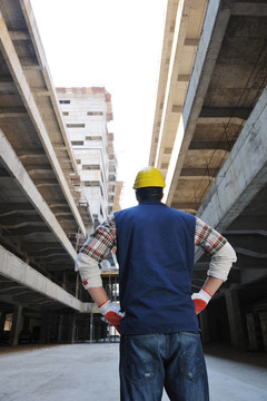 建筑工地上的工人