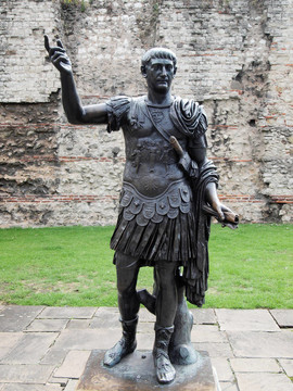 Trajan Statue皇帝