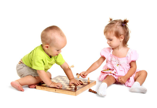 孩子們下棋
