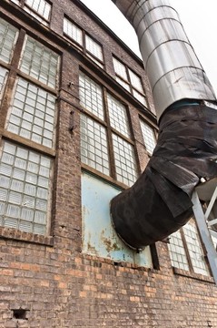 舊工業(yè)建筑熱管破片