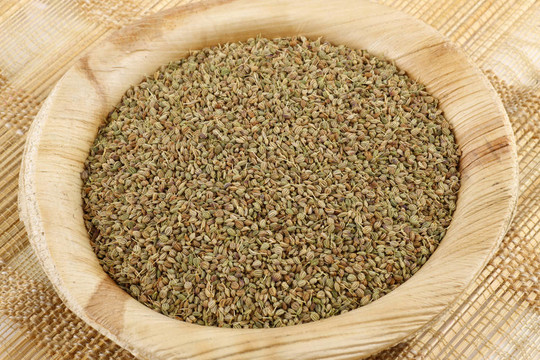 芫荽籽的碗