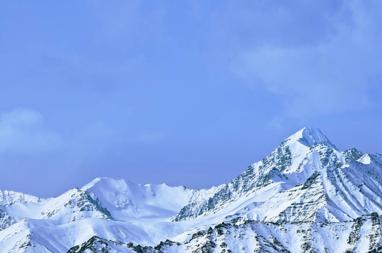 高山之巔；被雪覆蓋。印度。