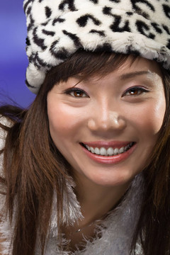 大微笑的亞洲女人