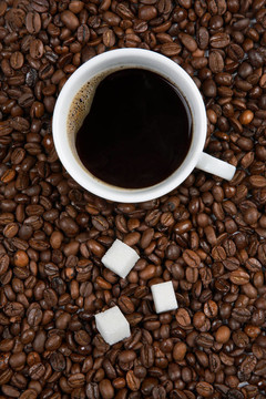 一杯加糖的咖啡杯