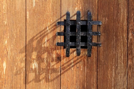 古窗黑金屬監(jiān)獄格子木門
