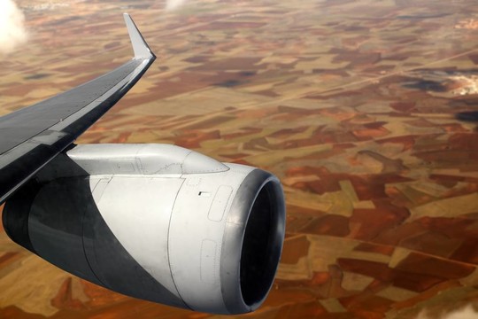 飛機(jī)機(jī)翼飛機(jī)渦輪飛行