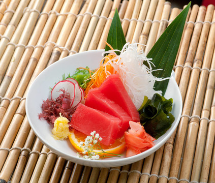 金槍魚(yú)和蔬菜