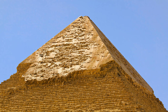 Pyramid Kharfe頂