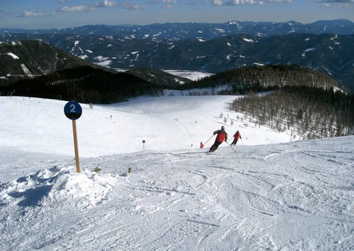 高山滑雪場