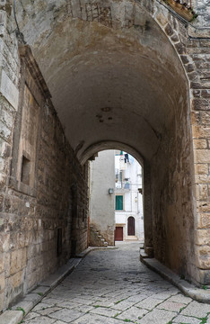 小巷。普蒂尼亞諾。Apulia。