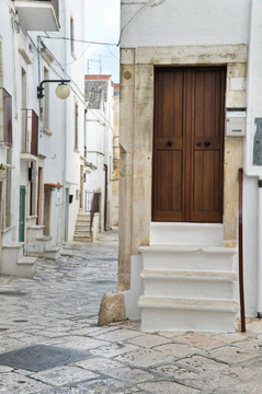 小巷。普蒂尼亞諾。Apulia。