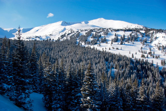 滑雪山