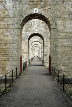 肖蒙法國高架橋；