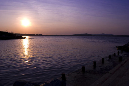 紫色的夕陽
