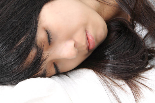 亞洲女人睡覺