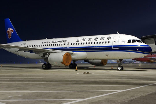 夜晚的中國南方航空客機