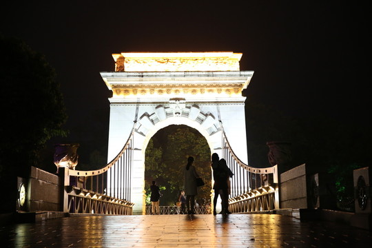 桂林橋梁夜景