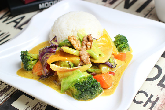 咖喱蔬菜飯