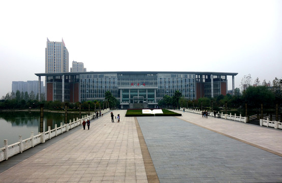 西南政法大學 圖書館
