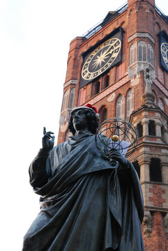 著名天文學(xué)家Nicholas Copernicus的雕像