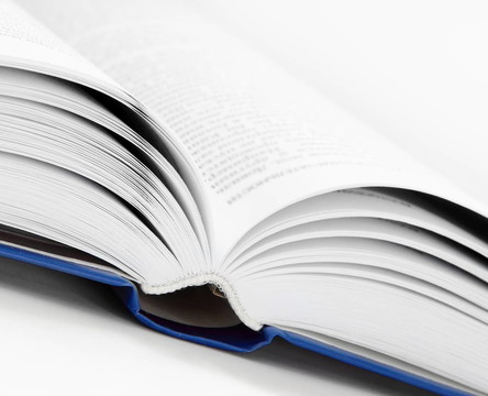 關閉打開的書