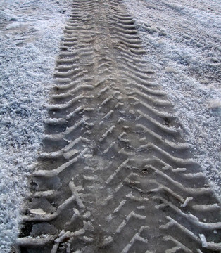 雪上汽車道路；瀝青概念；道路