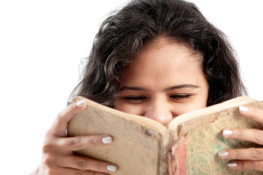 印度快樂女孩閱讀書